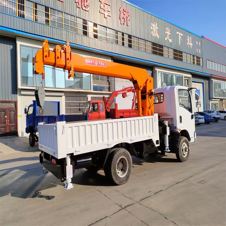 沙田区三轮随车吊定制 农用改装机自备吊中瑞长期出售